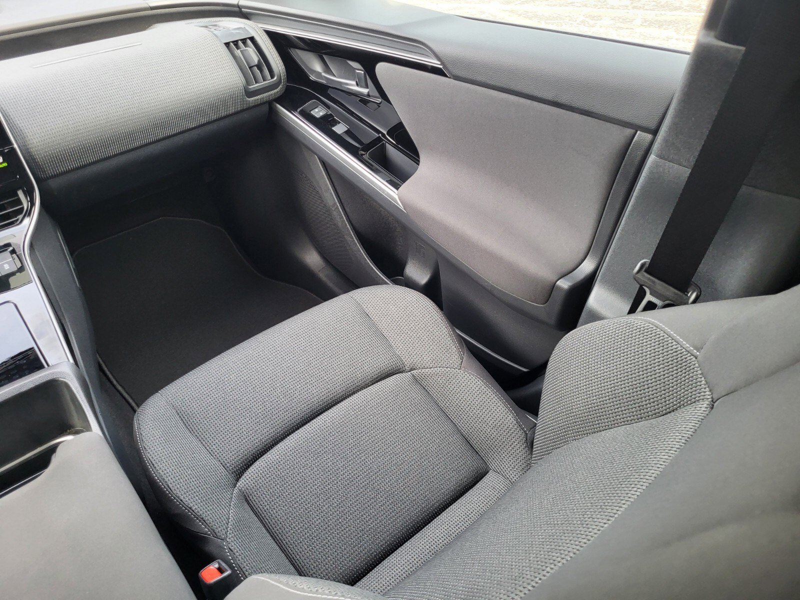 Used 2025 Subaru Solterra Premium image 16