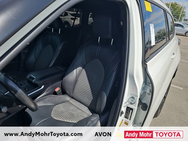 Used 2023 Toyota Highlander XSE FWD image 10