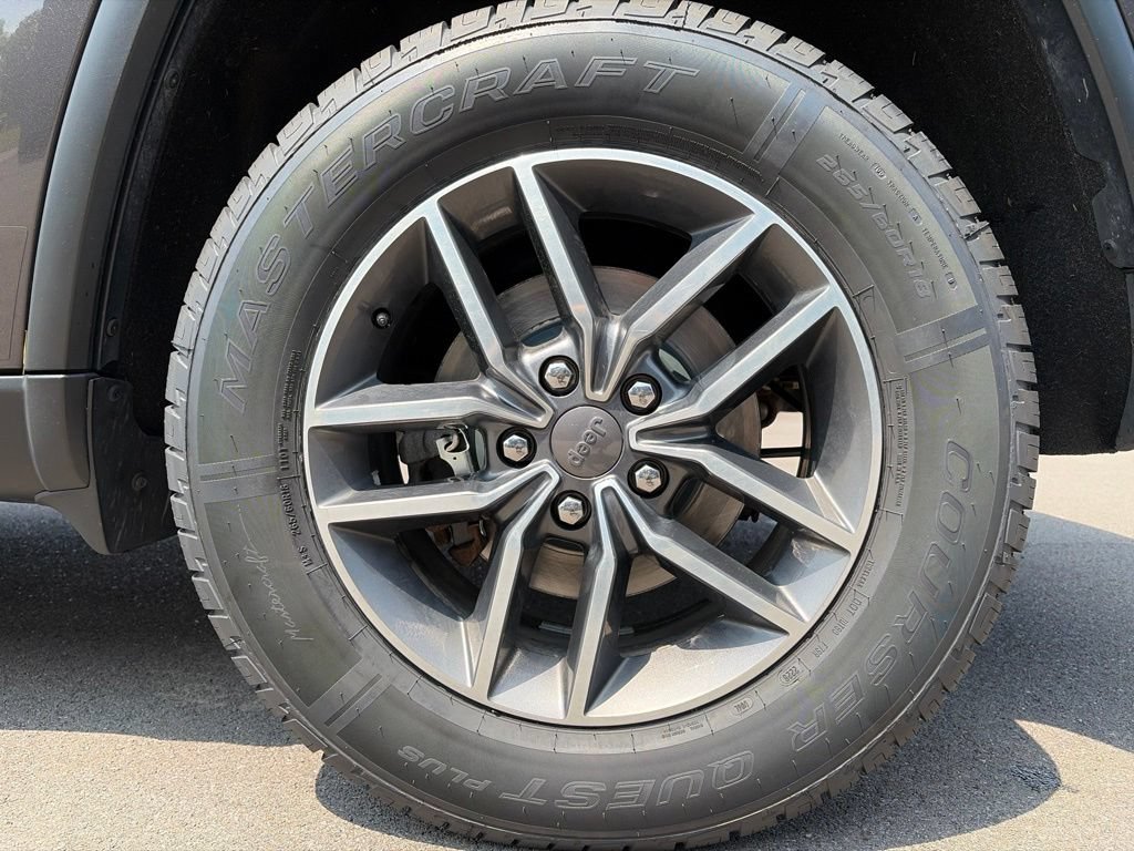 Used 2019 Jeep Grand Cherokee Limited AWD/4WD image 21