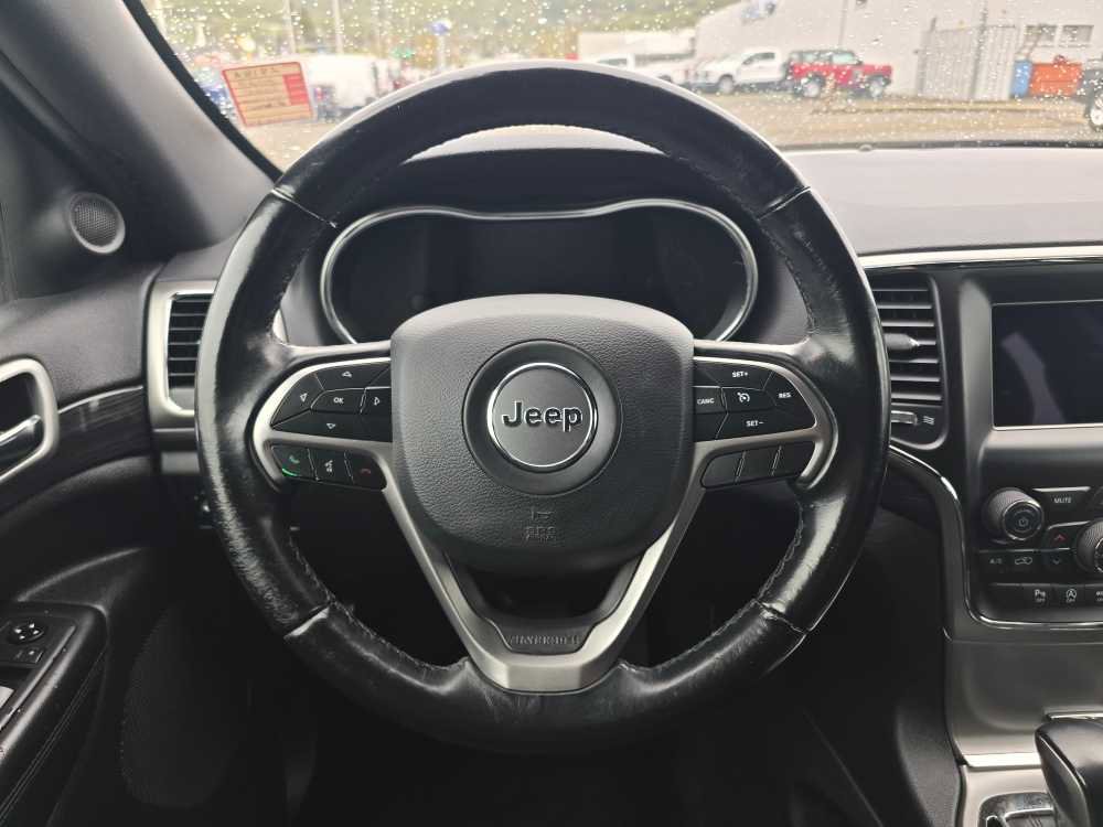 Used 2020 Jeep Grand Cherokee Laredo image 11