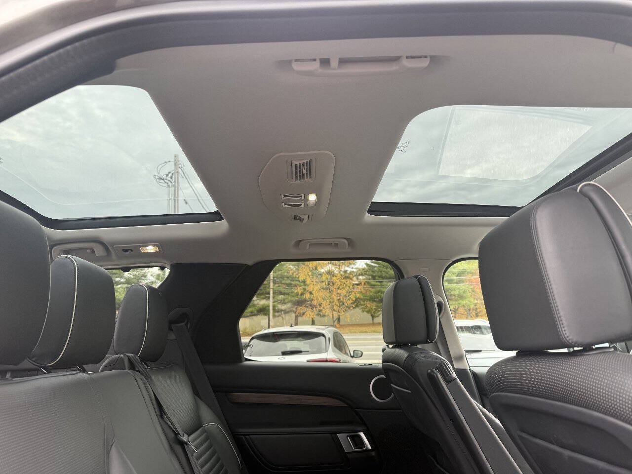 Used 2020 Land Rover Discovery HSE Luxury AWD/4WD image 13