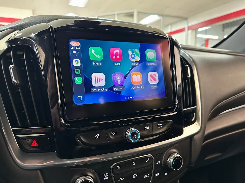 Used 2023 Chevrolet Traverse LT image 23