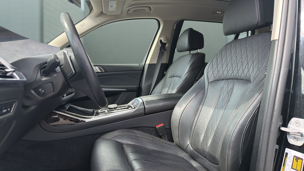 Used 2025 BMW X7 xDrive40i w/ Premium Package AWD/4WD image 19