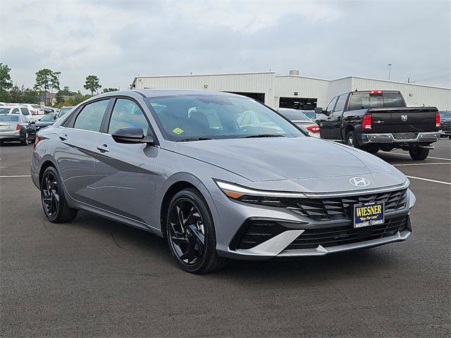 New 2026 Hyundai Elantra SEL Sport Premium image 3