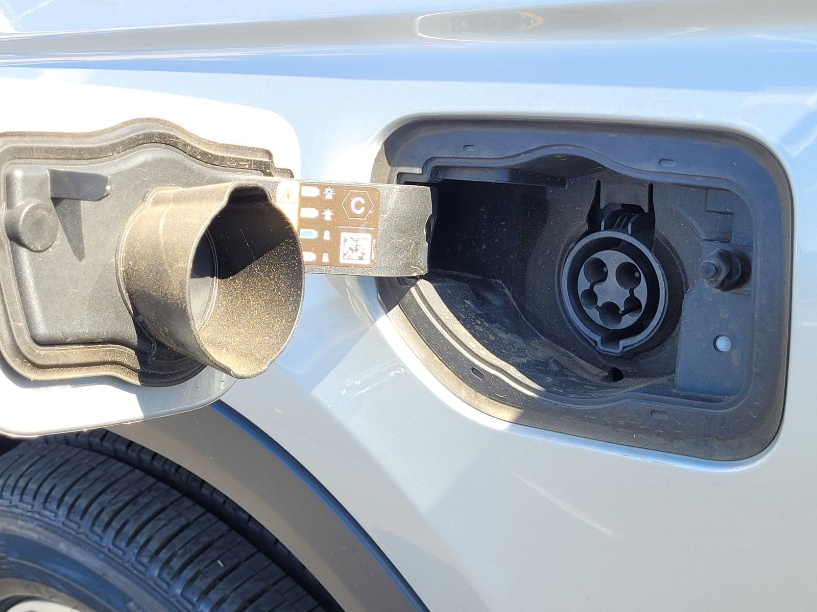 New 2024 Jeep Grand Cherokee Limited 4xe w/ Luxury Tech Group II image 9