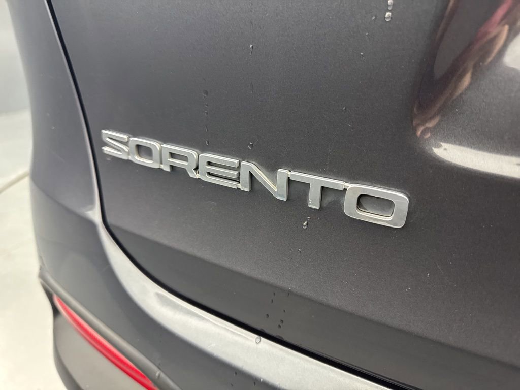 Used 2016 Kia Sorento LX w/ LX Convenience Package image 38