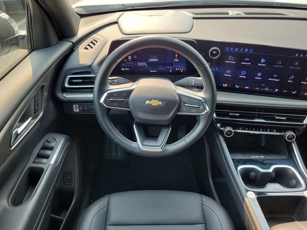 Used 2026 Chevrolet Traverse LT FWD image 14