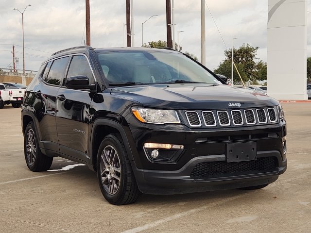Used 2019 Jeep Compass Latitude FWD image 2