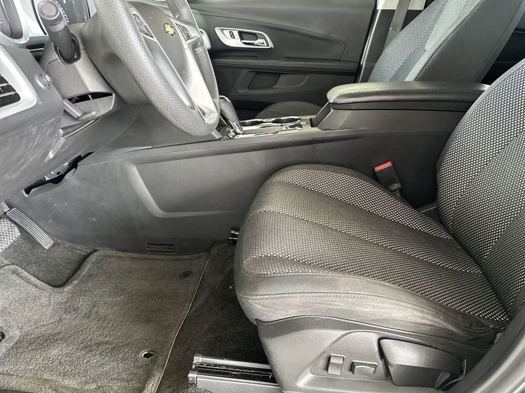 Used 2017 Chevrolet Equinox LT image 13