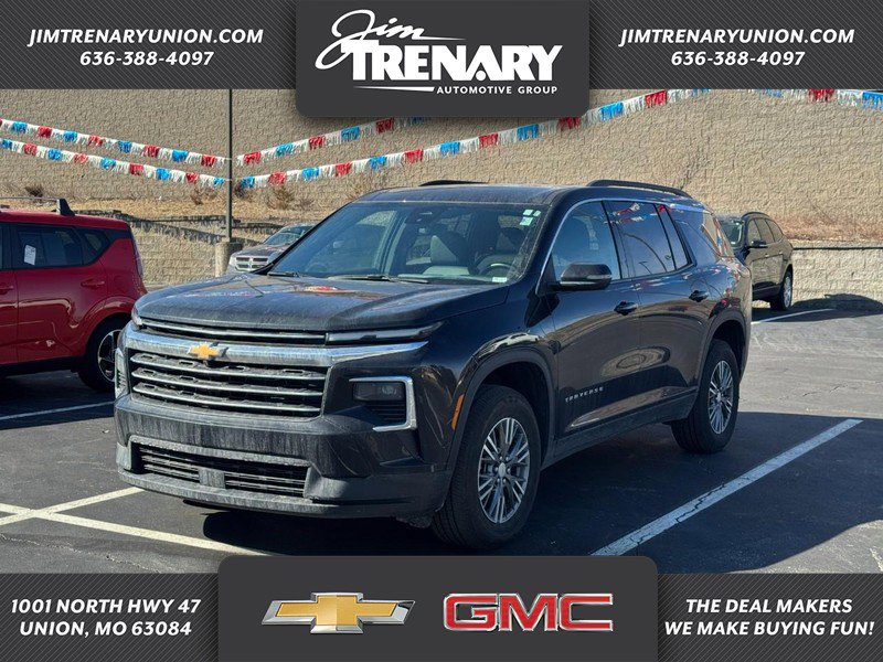Used 2025 Chevrolet Traverse LT