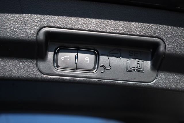 Used 2022 Ford Explorer Limited image 36