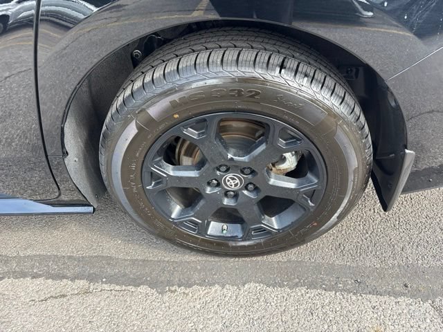 Certified 2025 Toyota Sienna XLE Woodland Edition AWD/4WD image 5