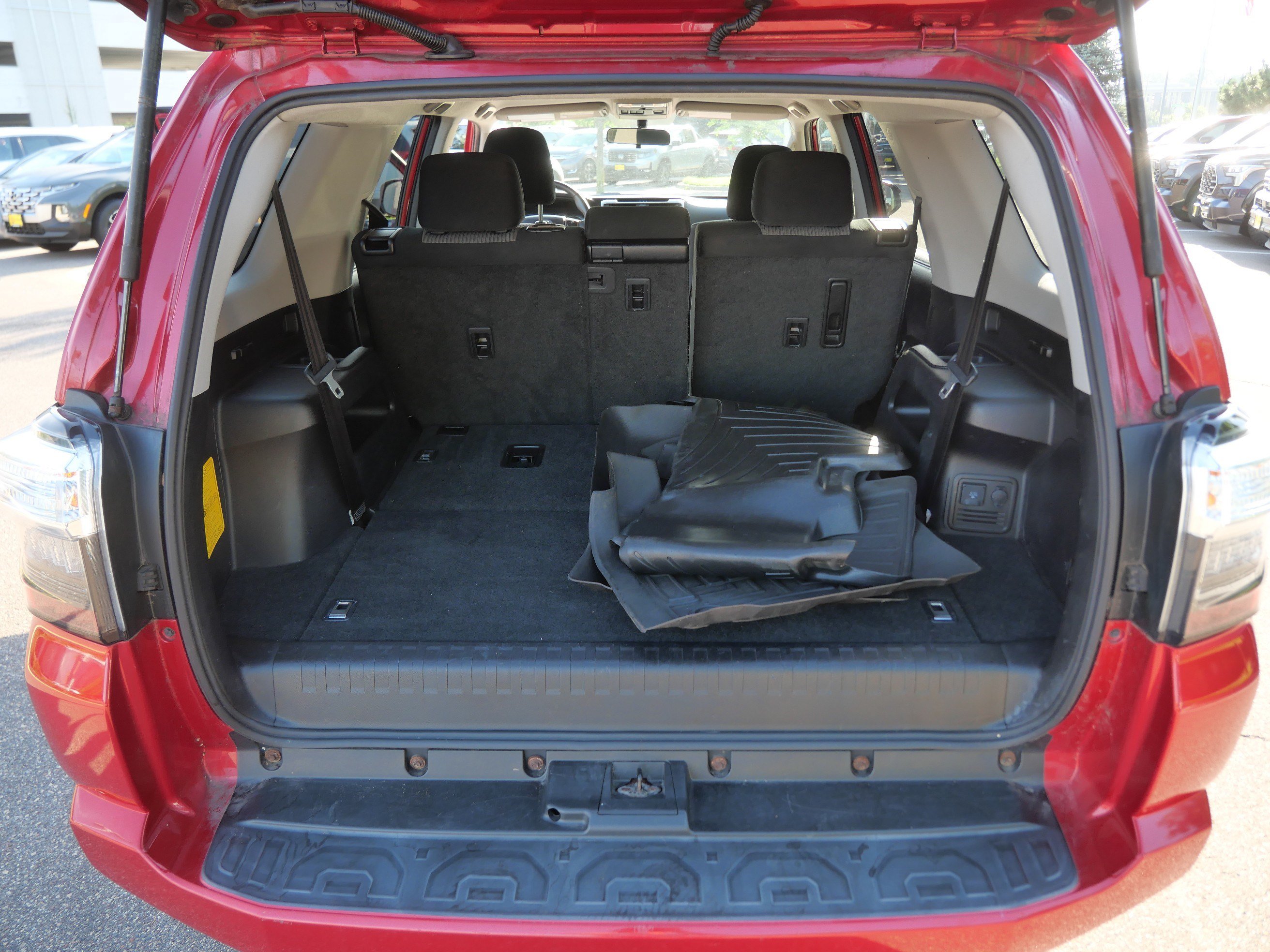 Certified 2016 Toyota 4Runner SR5 AWD/4WD image 18