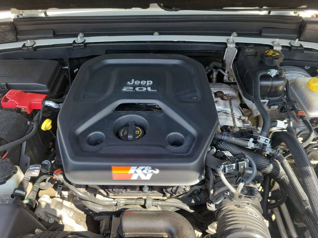 Used 2018 Jeep Wrangler Unlimited Sahara AWD/4WD image 34