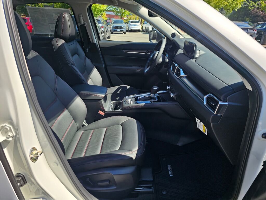 New 2025 MAZDA CX-5 Carbon Edition image 30