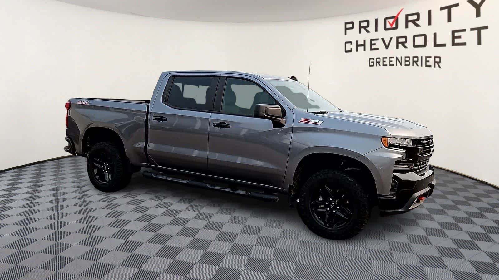 Used 2021 Chevrolet Silverado 1500 LT Trail Boss w/ Convenience Package II AWD/4WD image 2