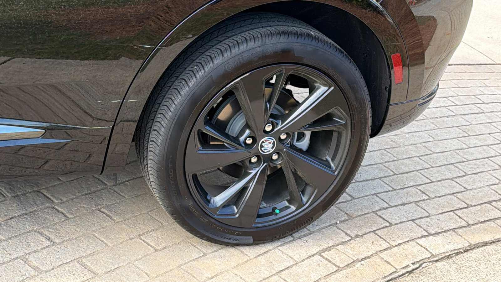 Used 2023 Buick Envision Essence w/ Sport Touring Package image 12