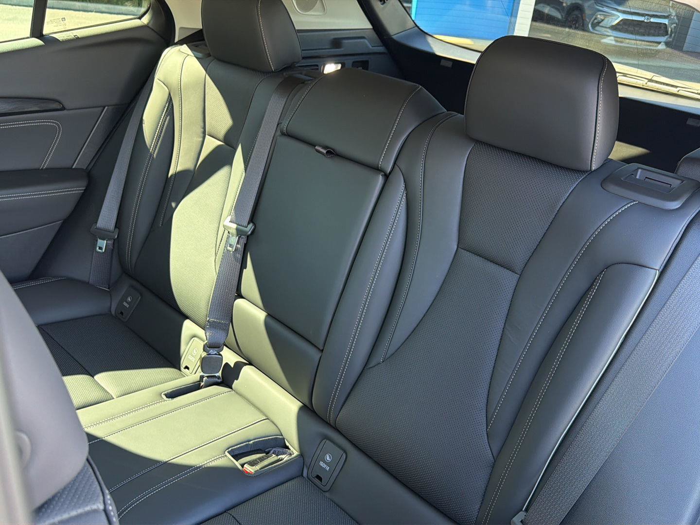 Used 2023 Buick Envision Essence w/ Technology Package I AWD/4WD image 34