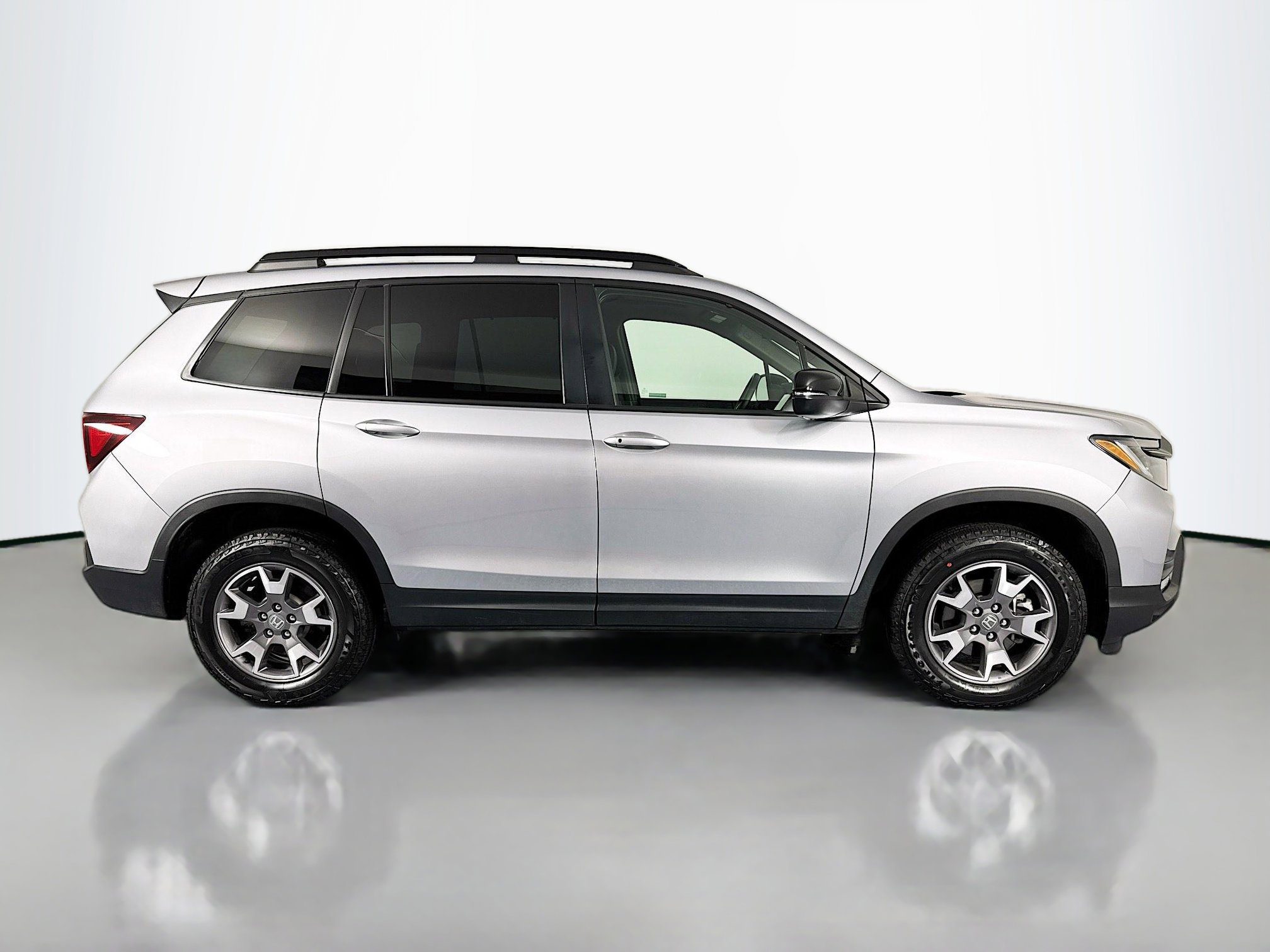 Certified 2023 Honda Passport TrailSport image 4