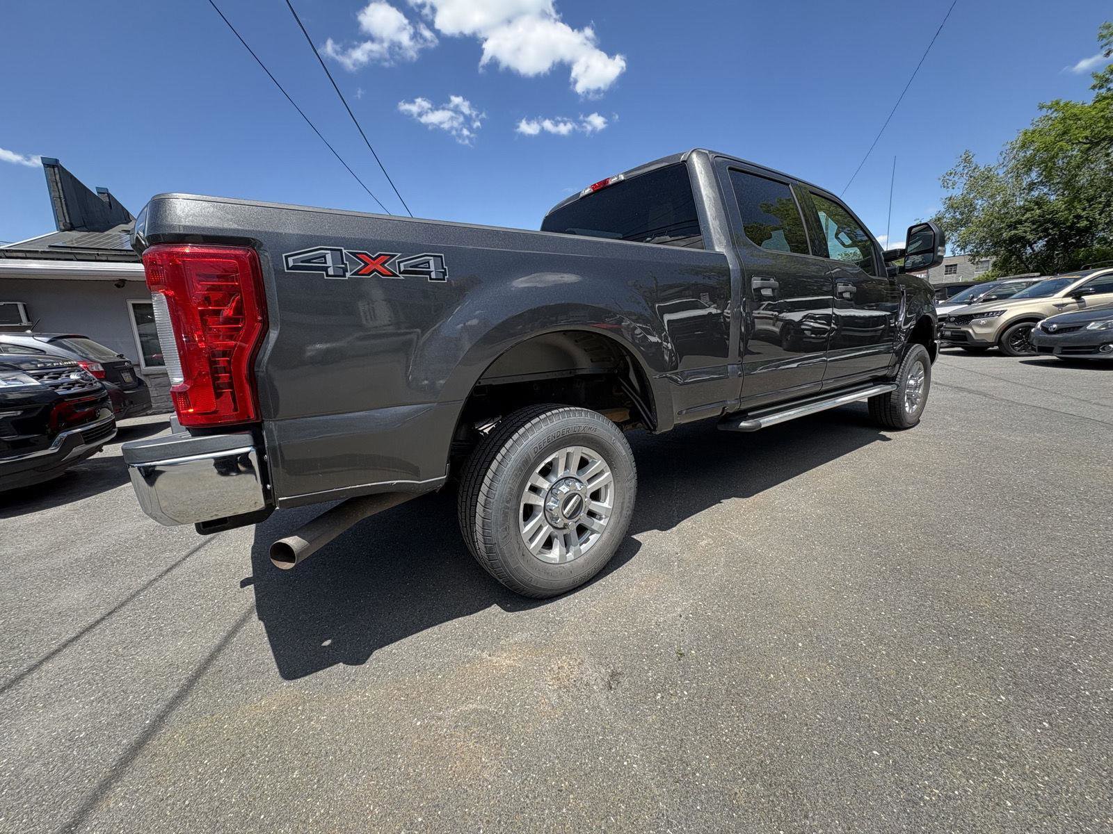 Used 2018 Ford F250 XLT w/ Snow Plow Prep Package AWD/4WD image 8