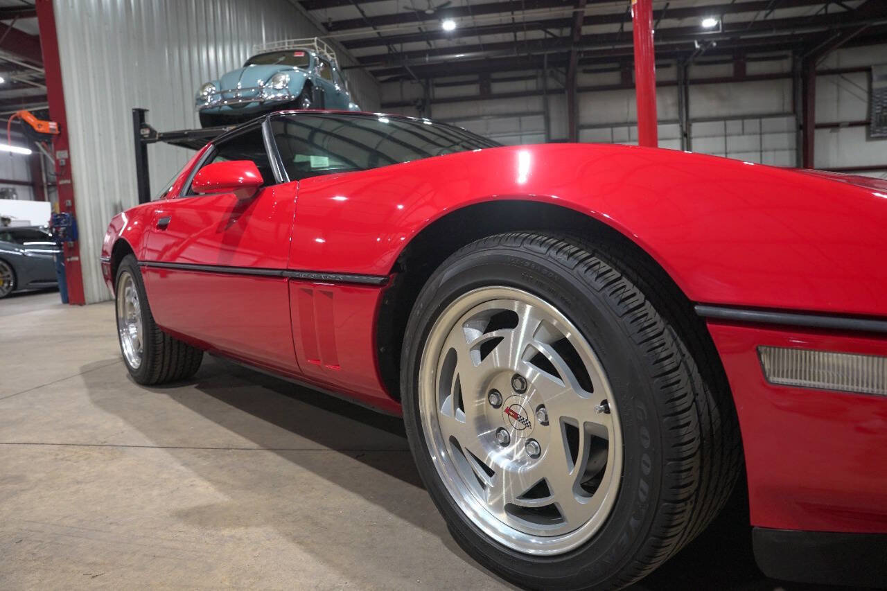 Used 1990 Chevrolet Corvette Coupe RWD image 36
