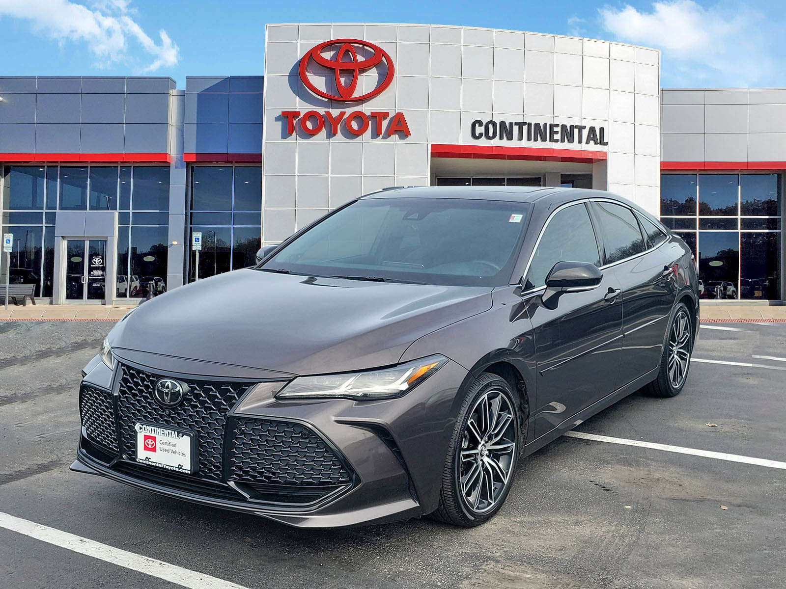 Certified 2019 Toyota Avalon Touring w/ Advanced Safety Package image 3