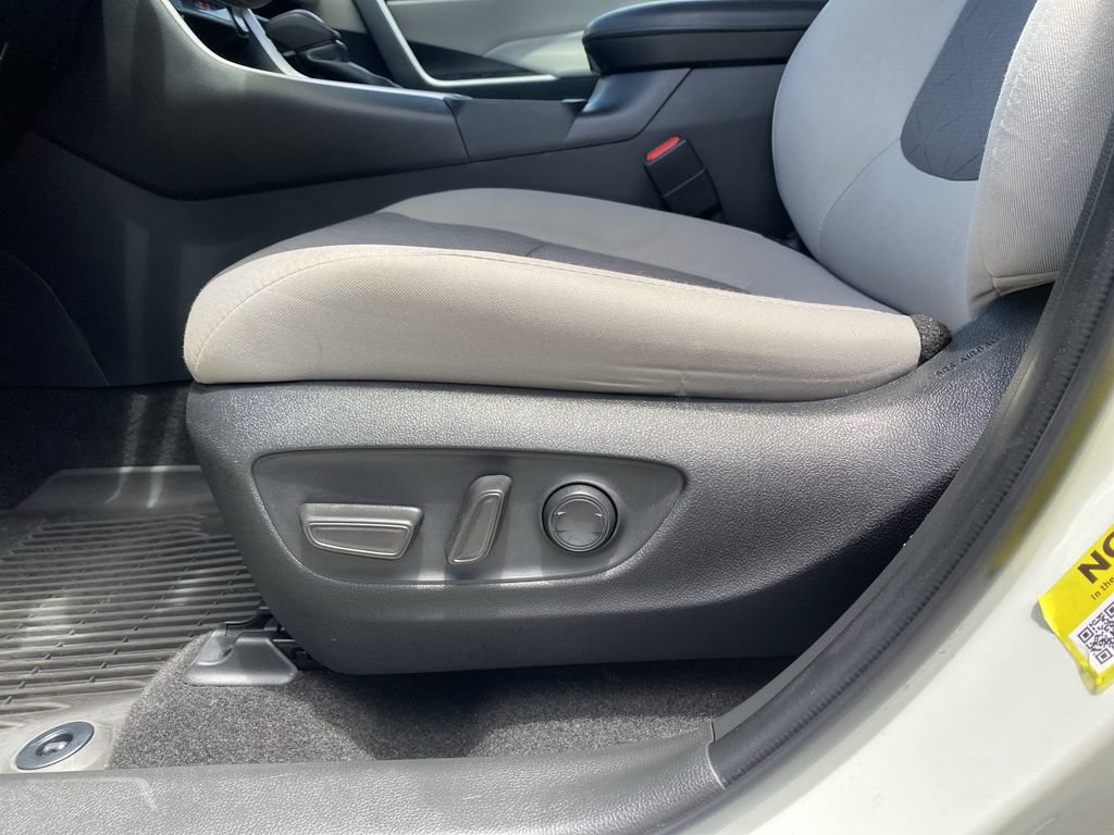 Used 2023 Toyota RAV4 XLE w/ Convenience Package FWD image 17
