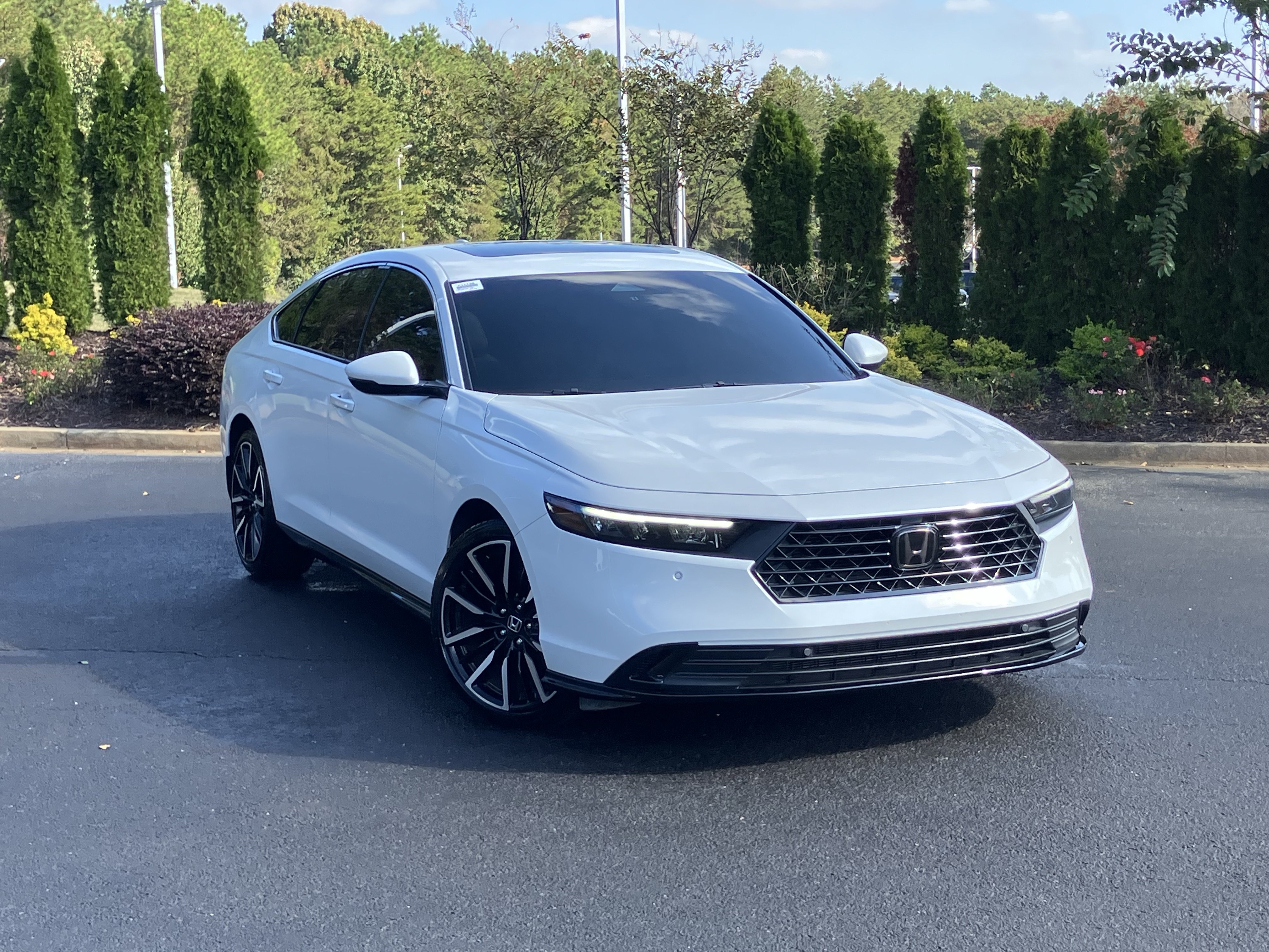 Used 2025 Honda Accord Touring image 2