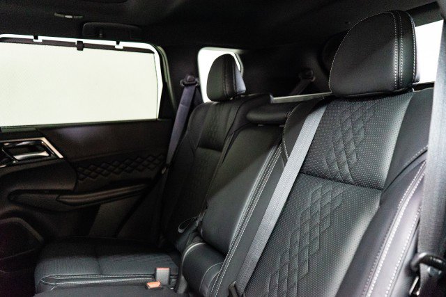New 2025 Mitsubishi Outlander SEL Black Edition image 19