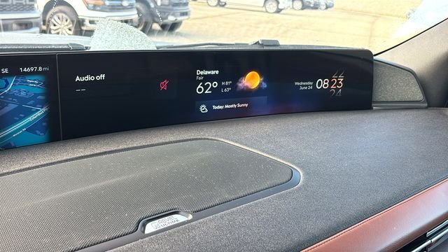 Used 2025 Lincoln Navigator Reserve AWD/4WD image 19