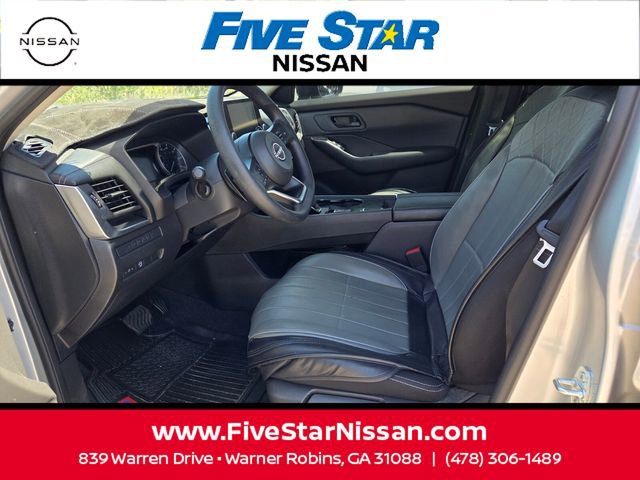 Used 2024 Nissan Rogue S image 6