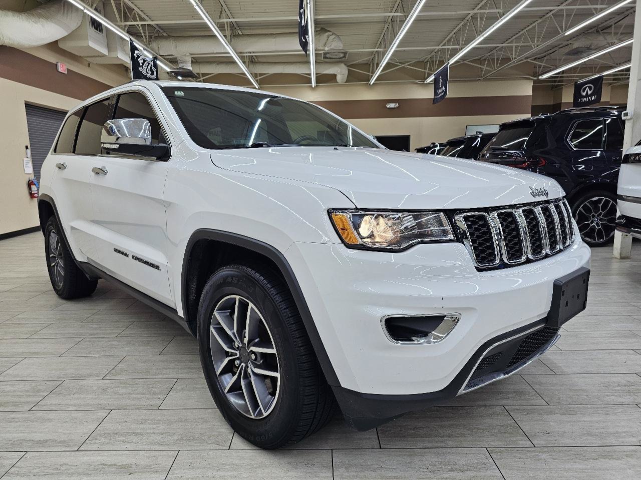 Used 2021 Jeep Grand Cherokee Limited RWD image 4