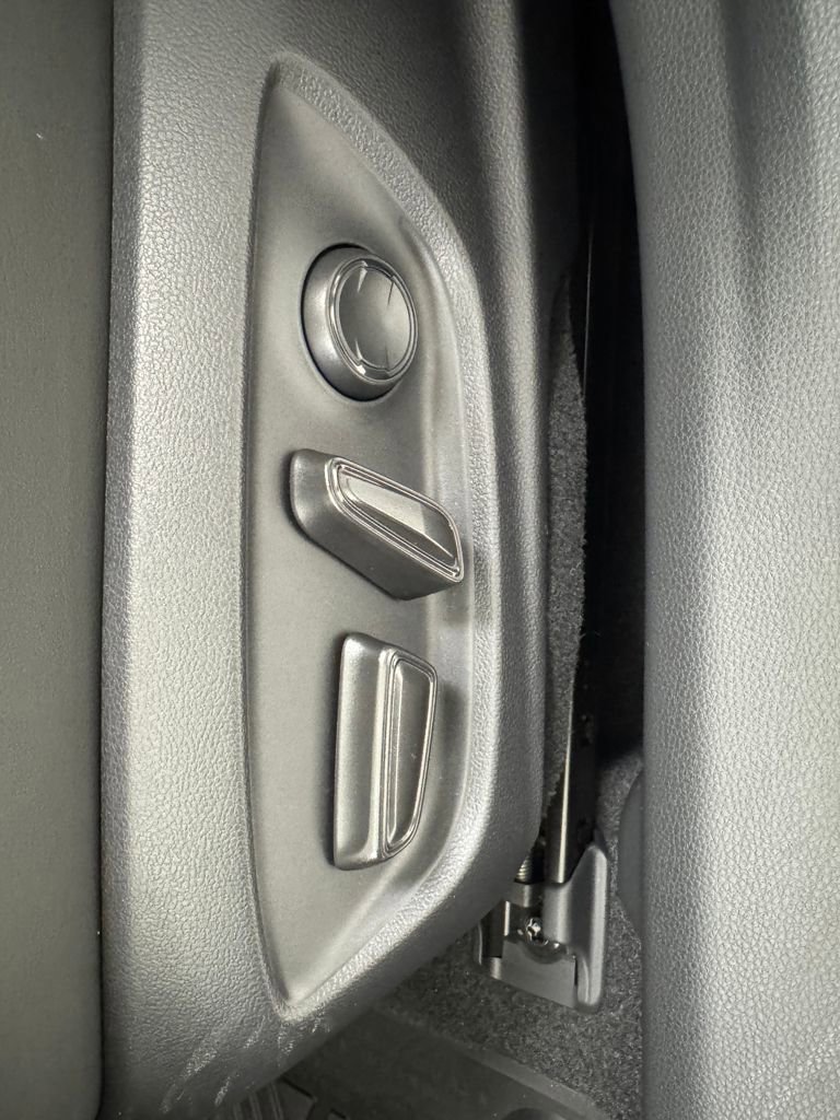 Used 2024 Toyota Prius Prime Premium image 27