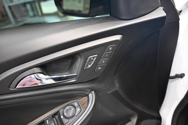 Used 2024 Chevrolet Malibu LT FWD image 25