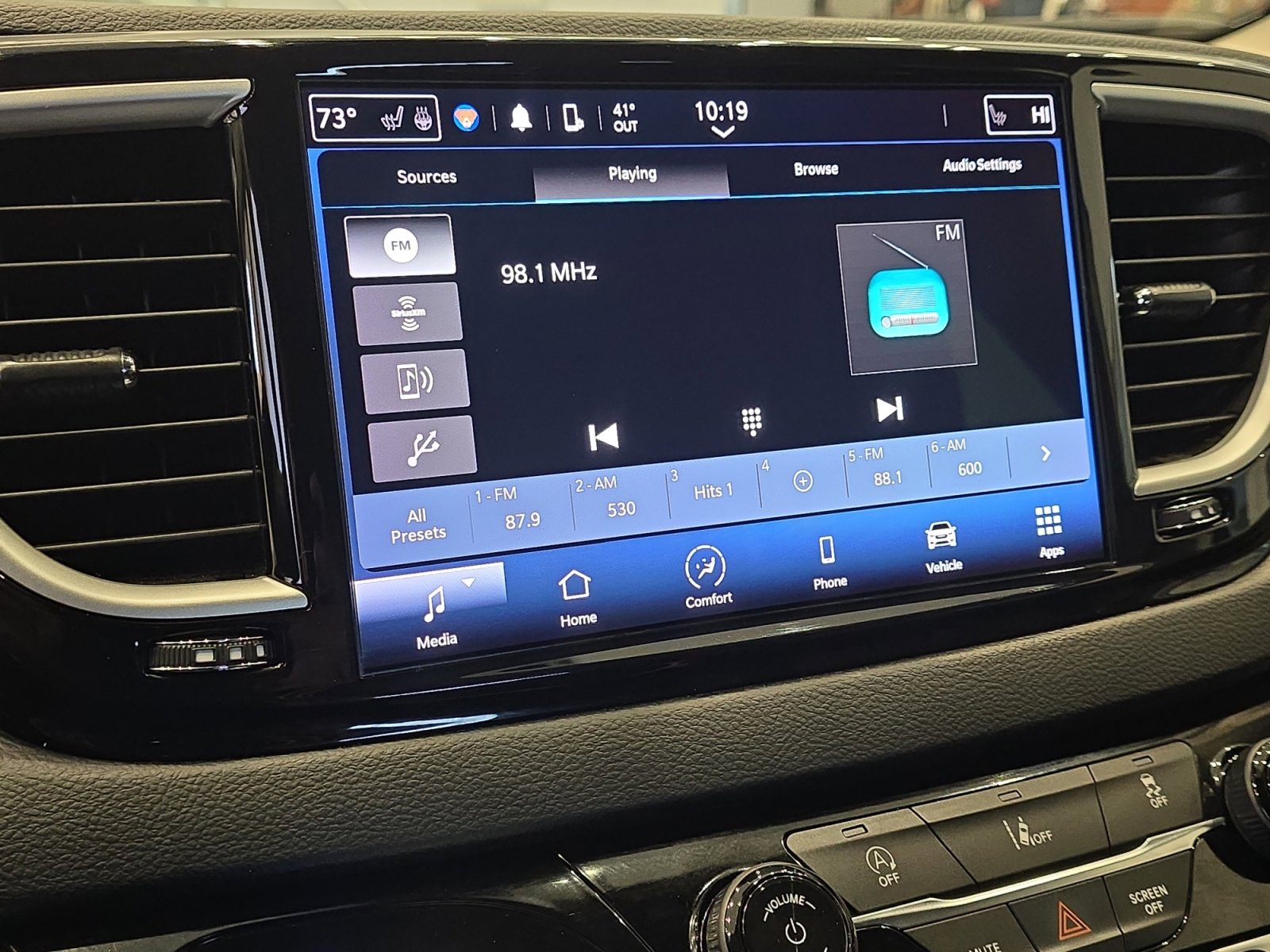 Used 2022 Chrysler Pacifica Touring-L FWD image 23