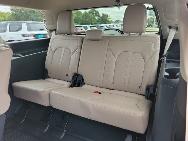 Used 2024 Ford Expedition Limited RWD image 10