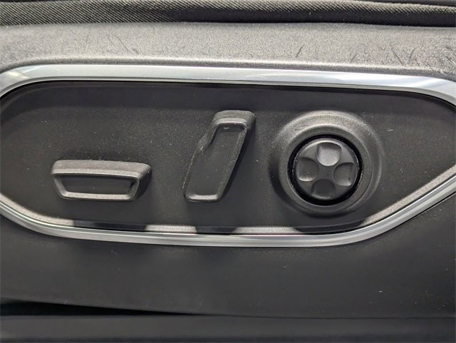 Used 2022 Jeep Wagoneer Series III w/ Flexible Seating Group image 12