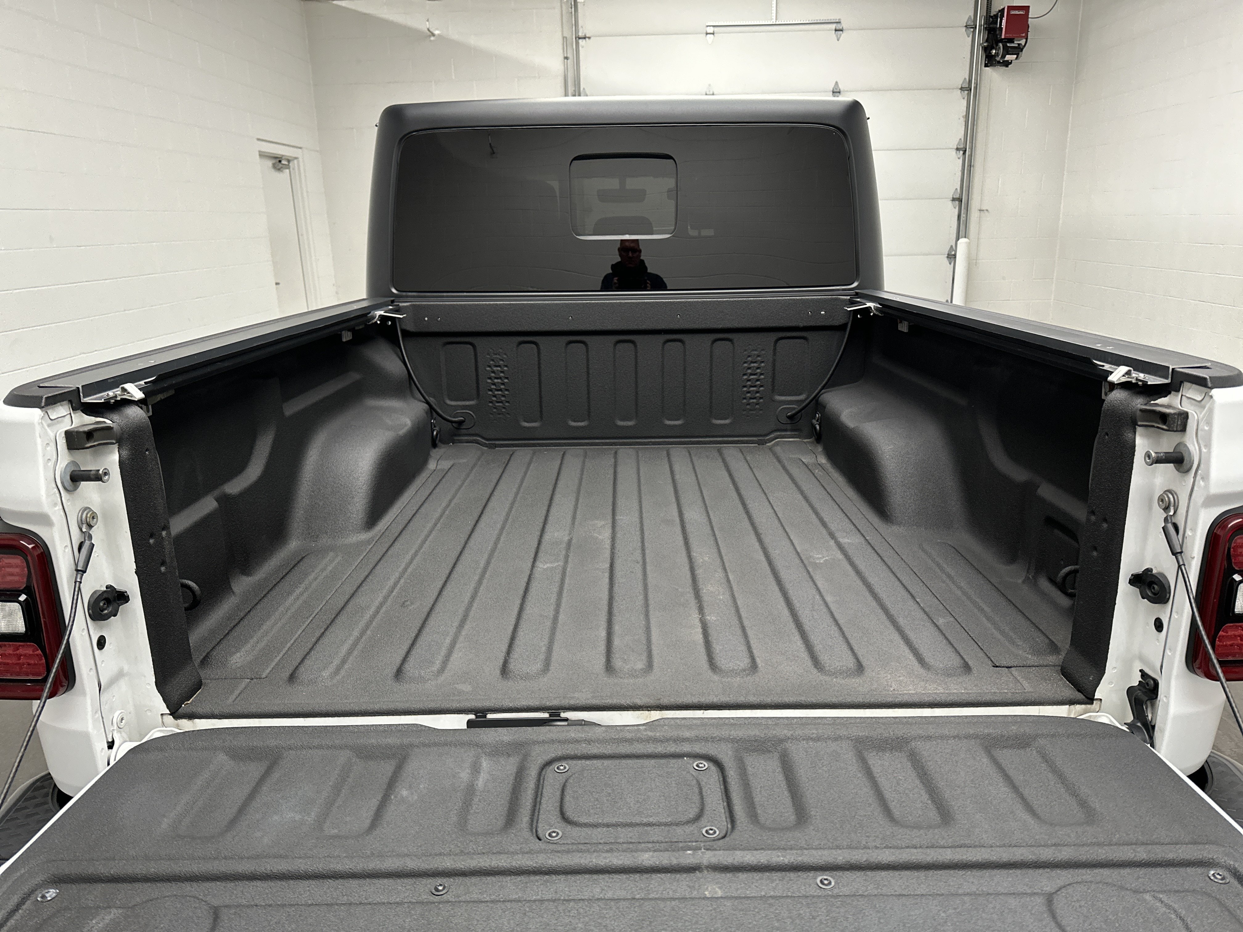 Used 2021 Jeep Gladiator Mojave AWD/4WD image 15