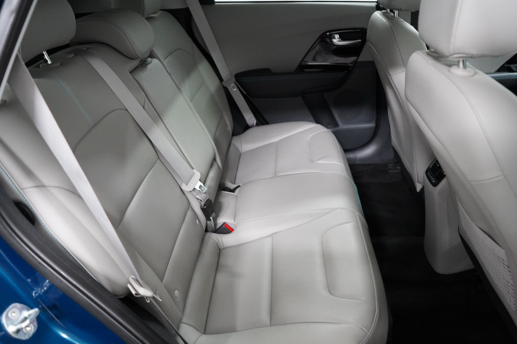 Used 2022 Kia Niro EX Premium FWD image 22