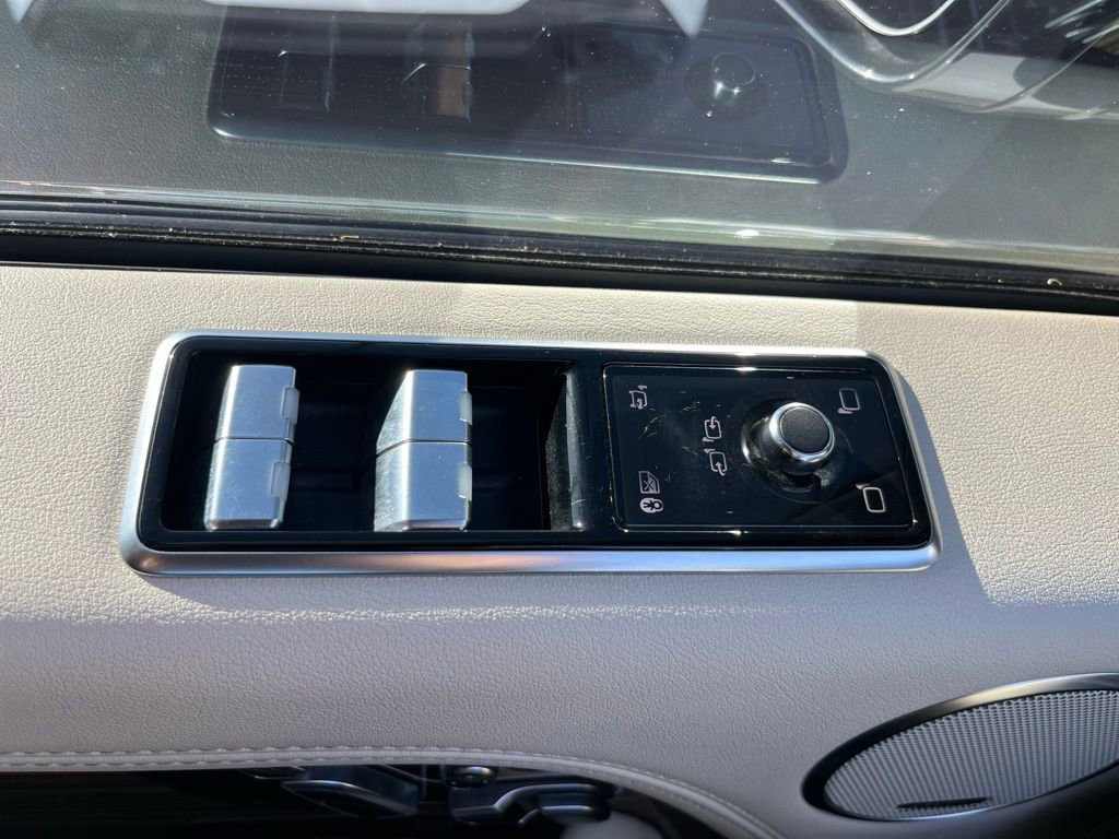 Used 2019 Land Rover Range Rover Long Wheelbase Supercharged AWD/4WD image 15