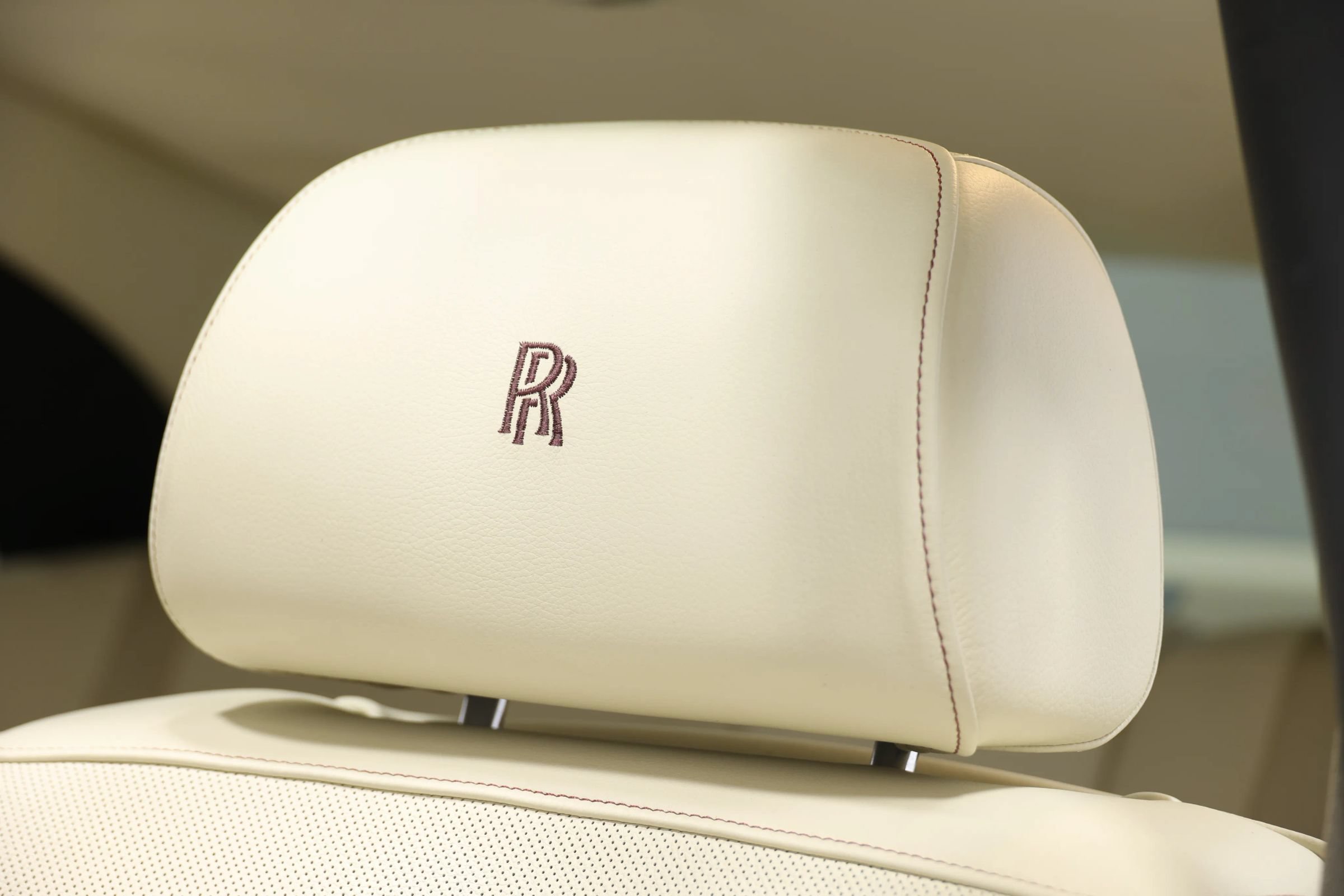 Used 2013 Rolls-Royce Ghost RWD image 17