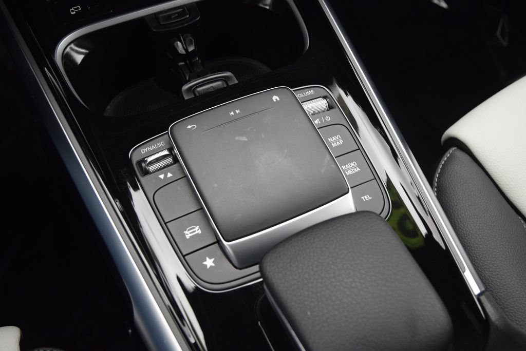 Used 2023 Mercedes-Benz GLB 250 image 31