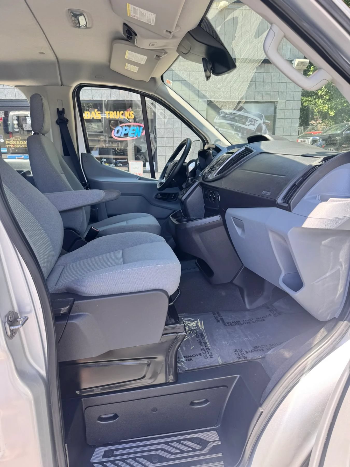 Used 2016 Ford Transit 350 XLT RWD image 13