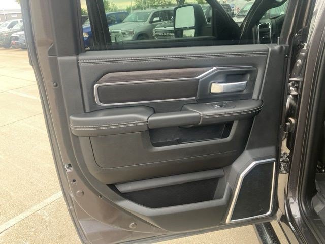 Used 2025 RAM 2500 Laramie AWD/4WD image 22
