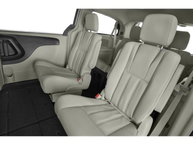 Used 2015 Chrysler Town & Country Touring FWD image 17