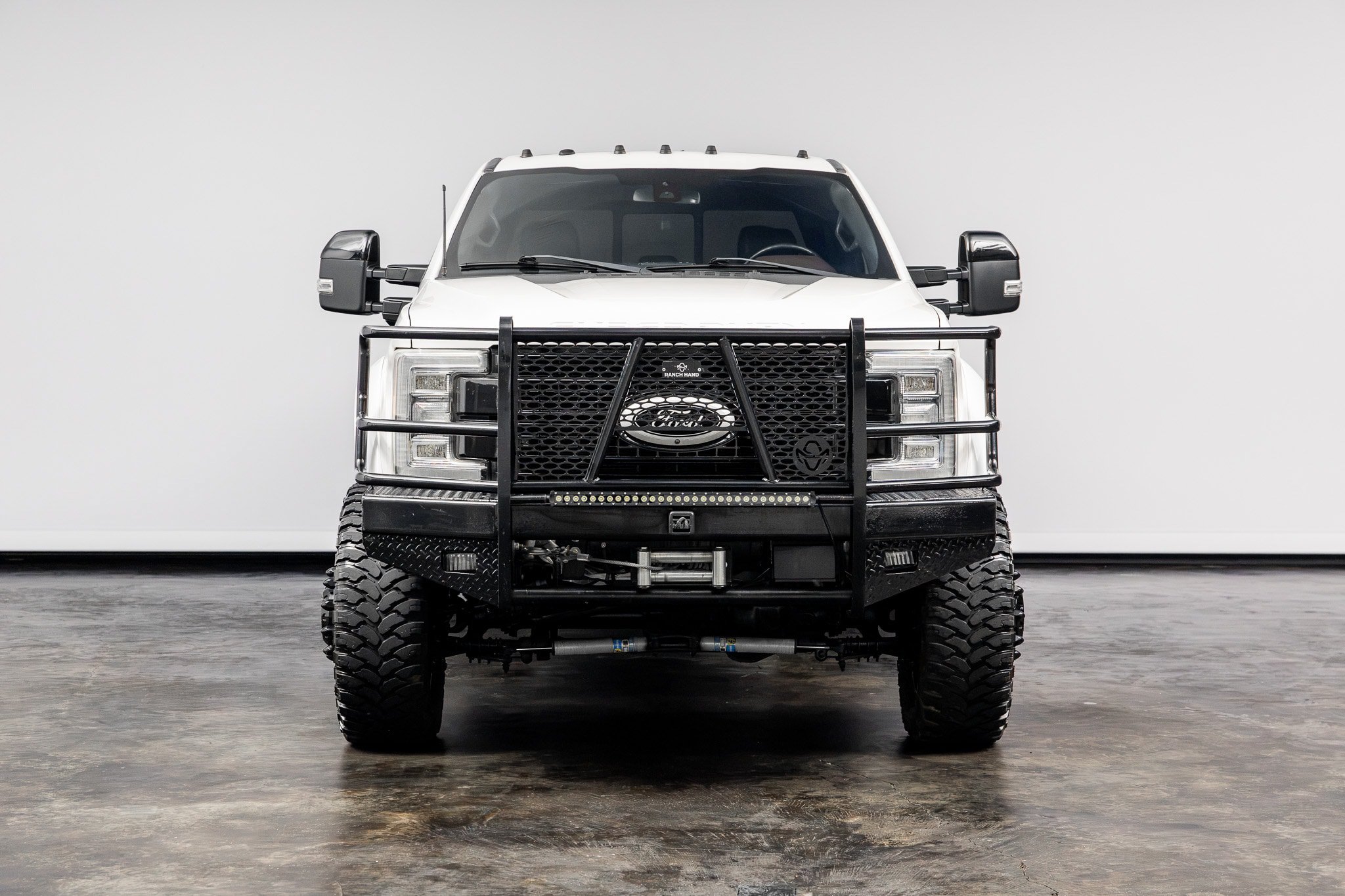 Used 2017 Ford F450 Platinum w/ Platinum Ultimate Package AWD/4WD image 2