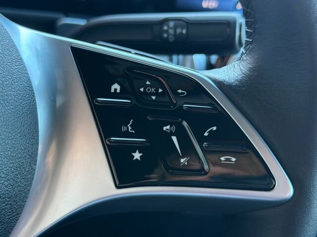 Certified 2025 Mercedes-Benz GLB 250 image 29