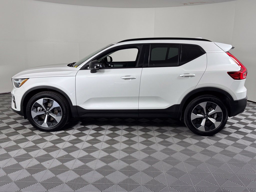 Certified 2024 Volvo XC40 B5 Core AWD/4WD image 12