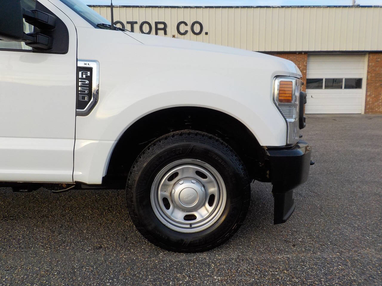 Used 2022 Ford F250 XL w/ Power Equipment Group image 10