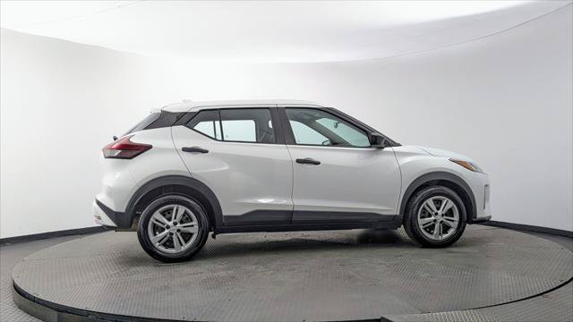 Used 2023 Nissan Kicks S FWD image 9